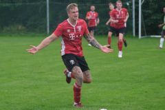 DSCF7552a-Pure-Freude.-Alexander-Wellschmidt-war-bester-Mann-des-Spiels-schoss-beide-Tore-30.69